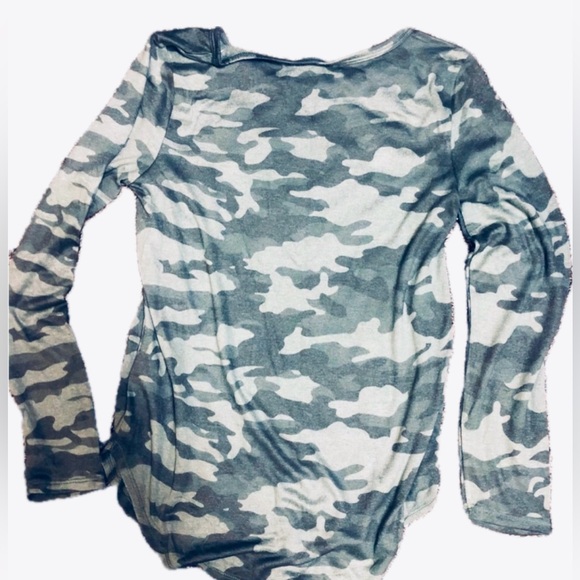 Old Navy ARMY PRINT LONG SLEEVE TUNIC. NWOT - Picture 2 of 6